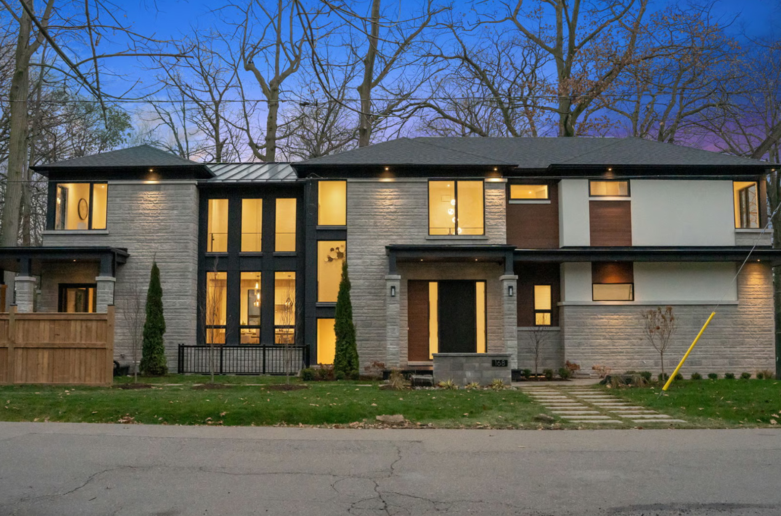 Kenollie Avenue, Mississauga