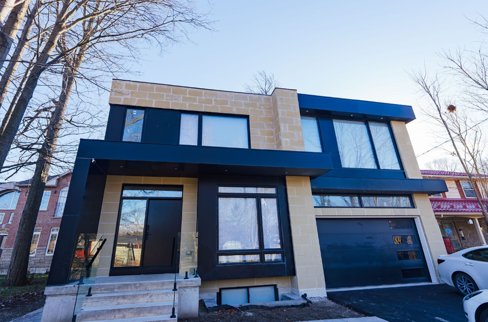 Lawrence Avenue East, Toronto